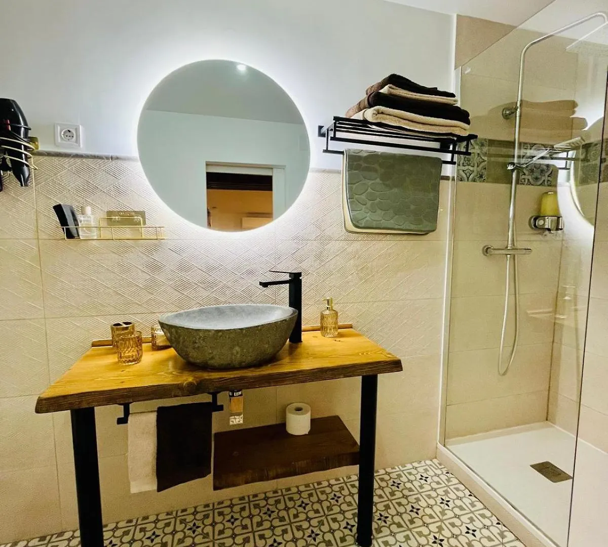 Homestay Emilysuites - Malaga Centro Historico